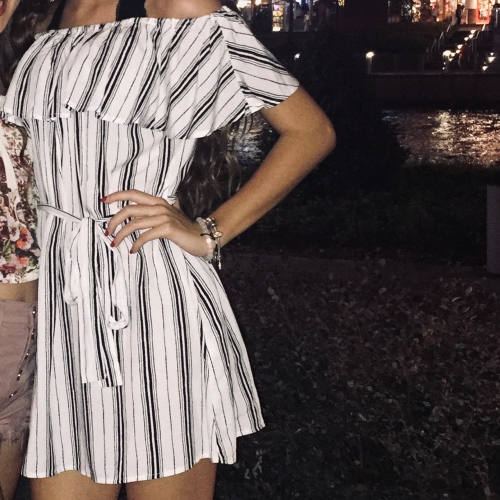 Forever 21 Off the Shoulder, Loose Black & White Dress